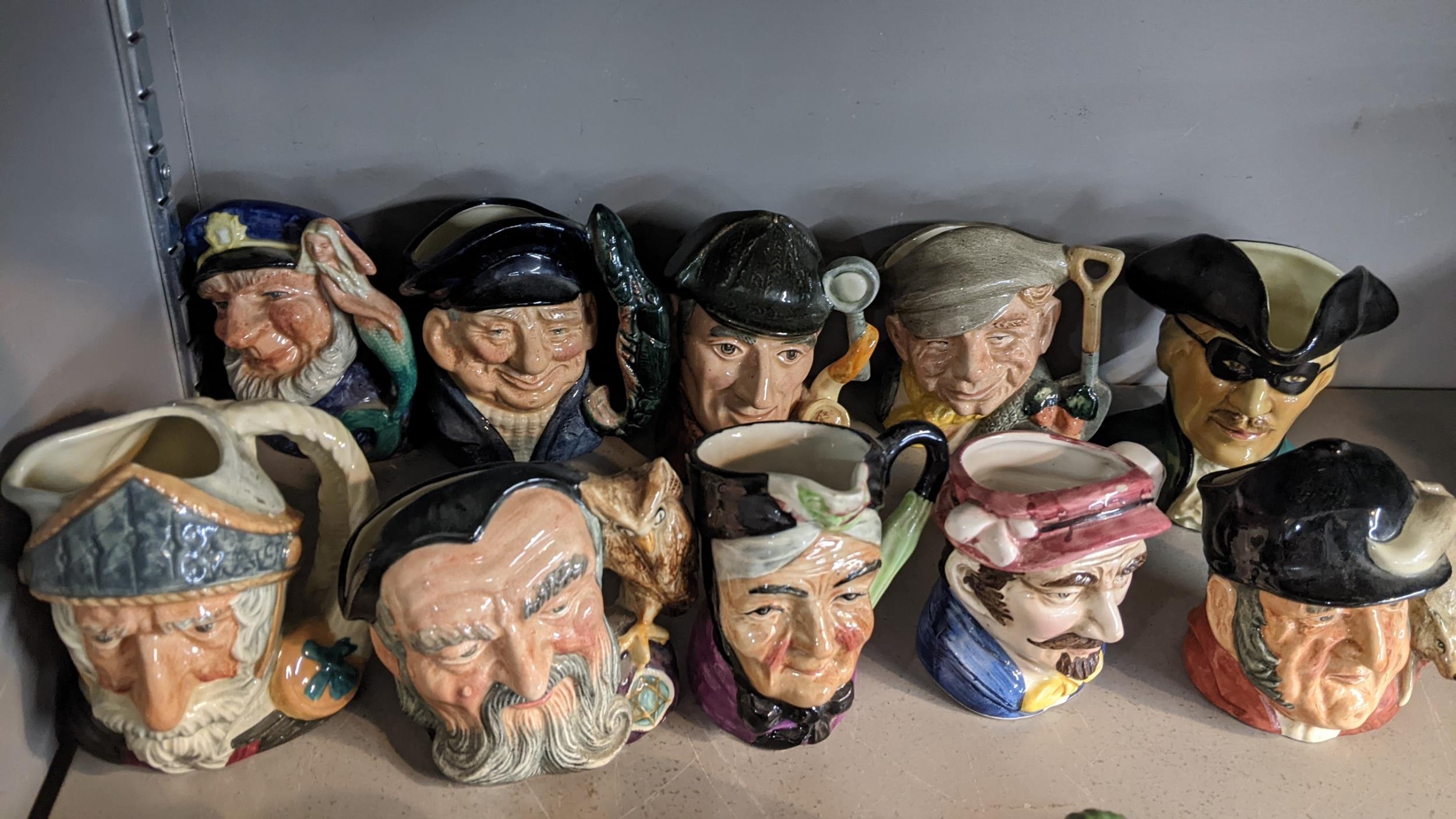 A selection of character jugs to include Royal Doulton Auld Mac and others Location: - Bild 2 aus 2