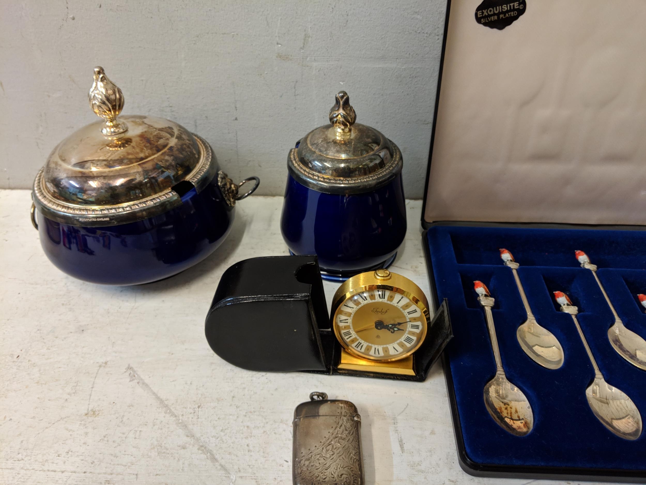 A mixed lot to include cased set of silver plated spoons, a consul diplomat lighter, a small - Bild 5 aus 5