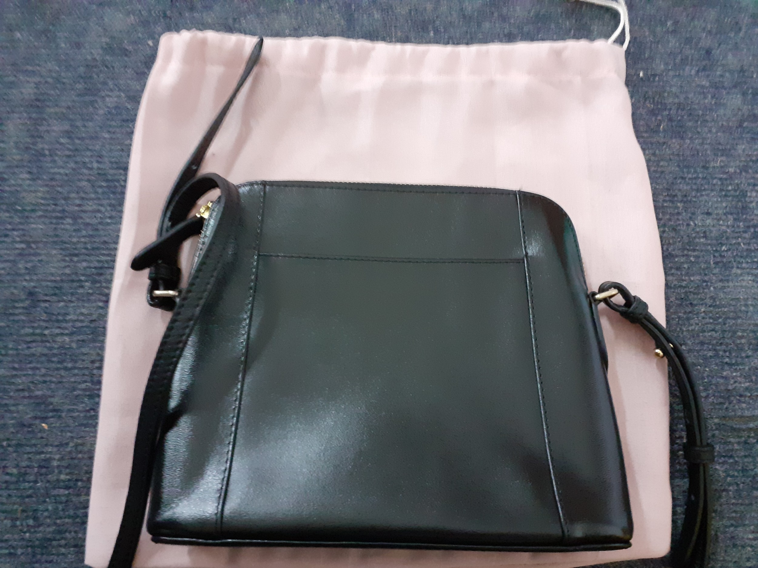 Radley-A small black leather crossover bag with branded dust-bag. Location: Condition: No damage - Bild 2 aus 3