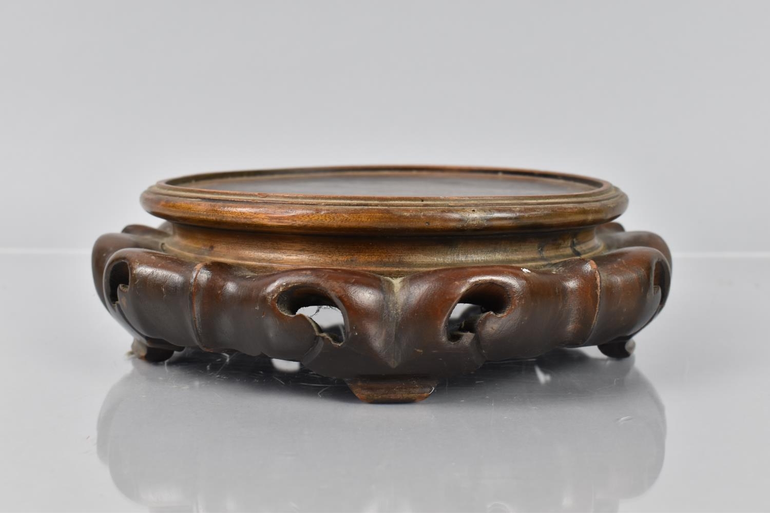 A 19th/20th Century Chinese Hardwood Stand of Circular Form with Pierced and Moulded Base, 22cms - Image 2 of 4