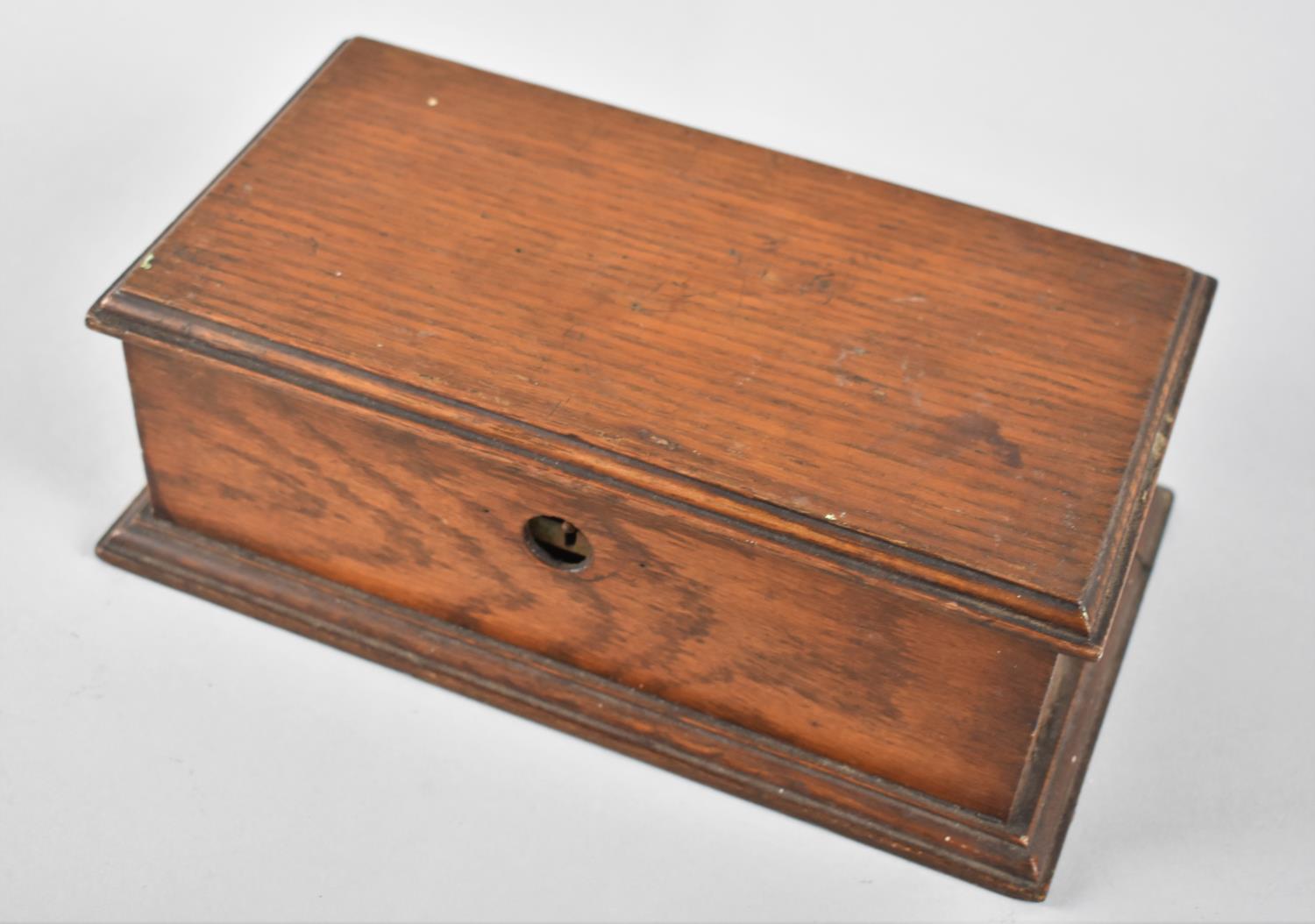 An Edwardian Oak Box Containing British and Foreign Coins and Crowns, Victoria Coronation - Bild 2 aus 2