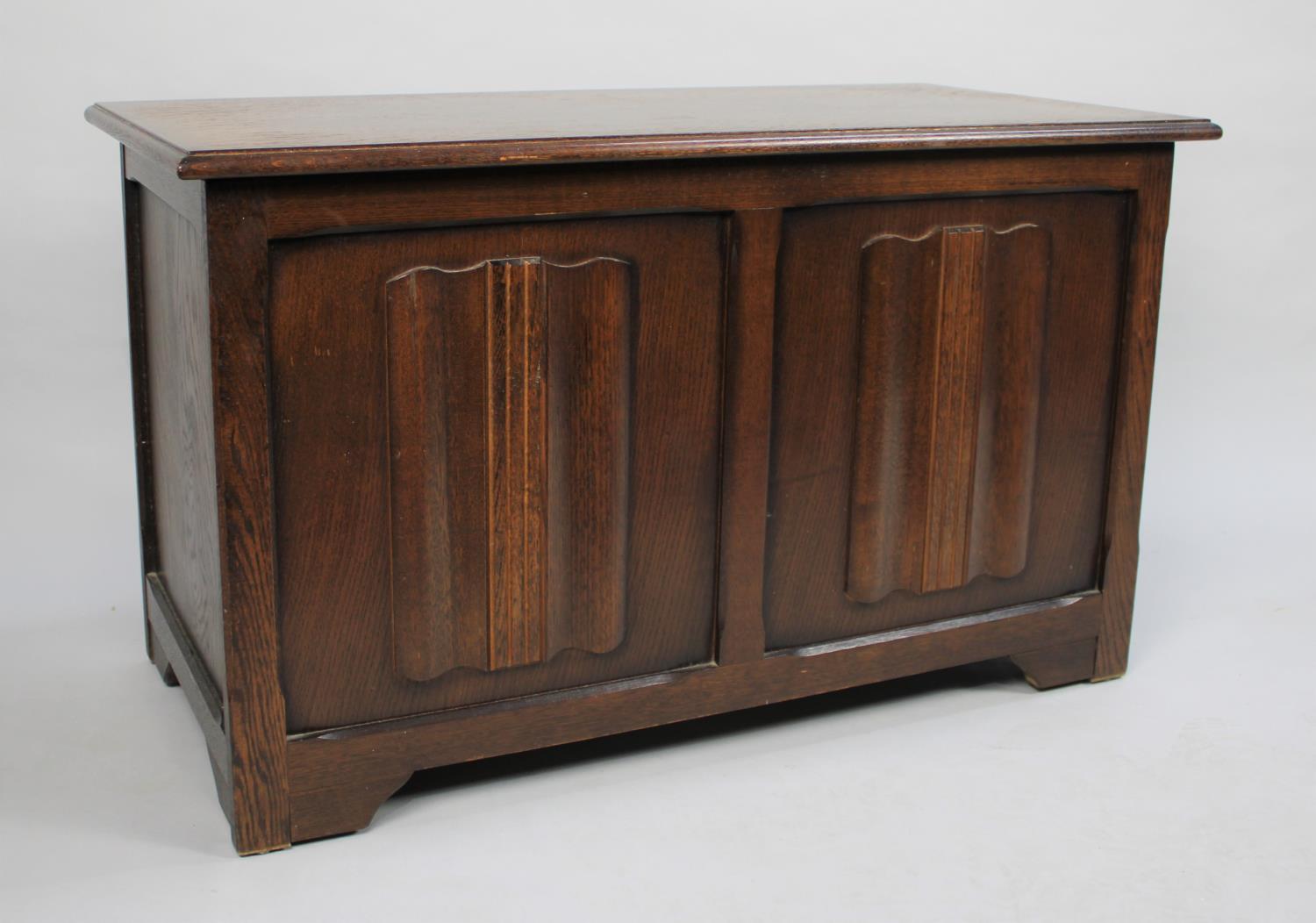 A Mid 20th Century Oak Linen Fold Small Blanket Chest, Hinged Lid, 91cms Wide