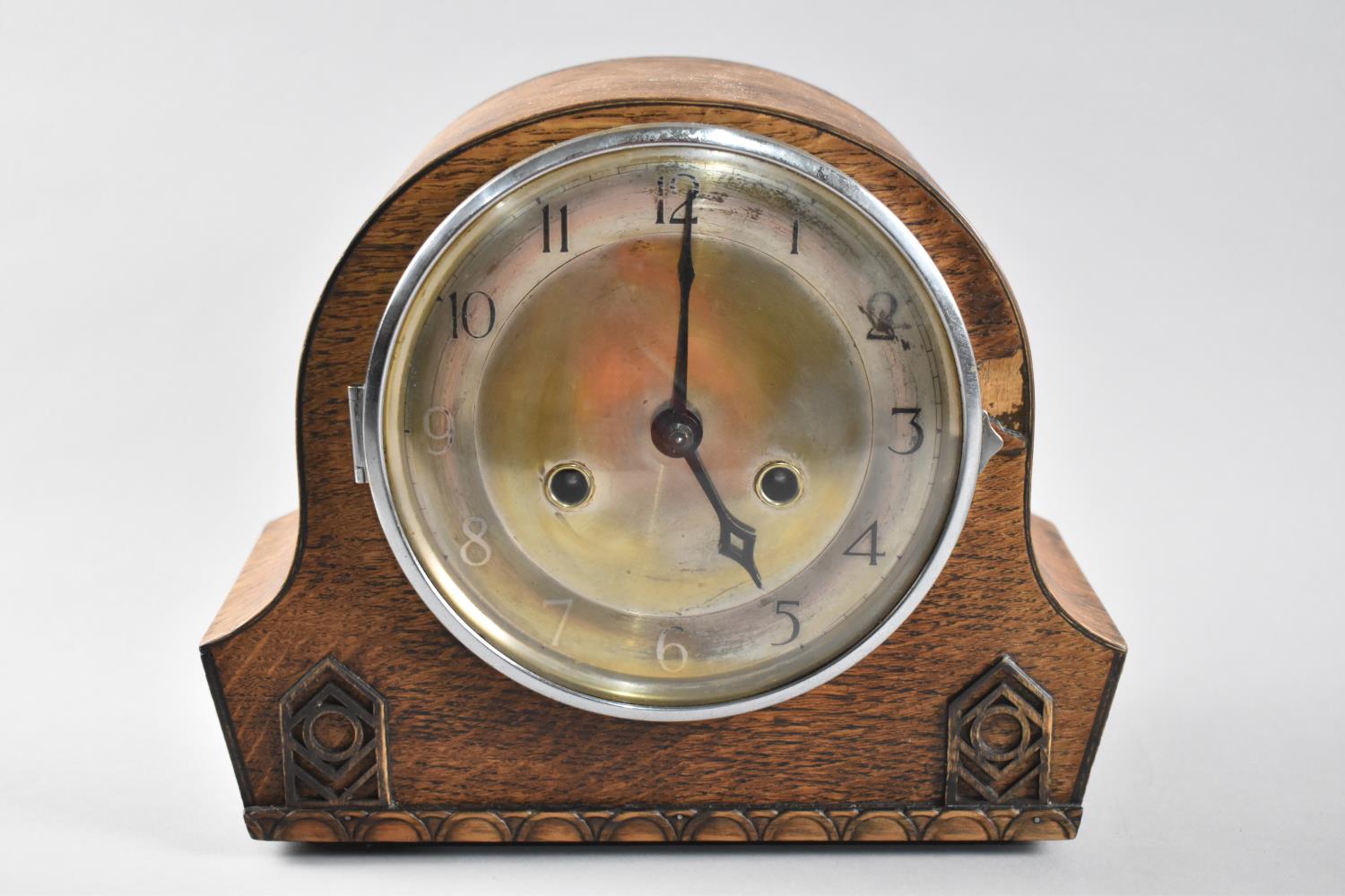 A Mid 20th Century Oak Mantel Clock, 25cms Wide