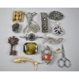 A Collection of Various Vintage Ladies Brooches etc
