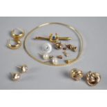 A Collection of Various 9ct Gold and Yellow Metal Jewellery to Comprise Brooch, Earrings etc