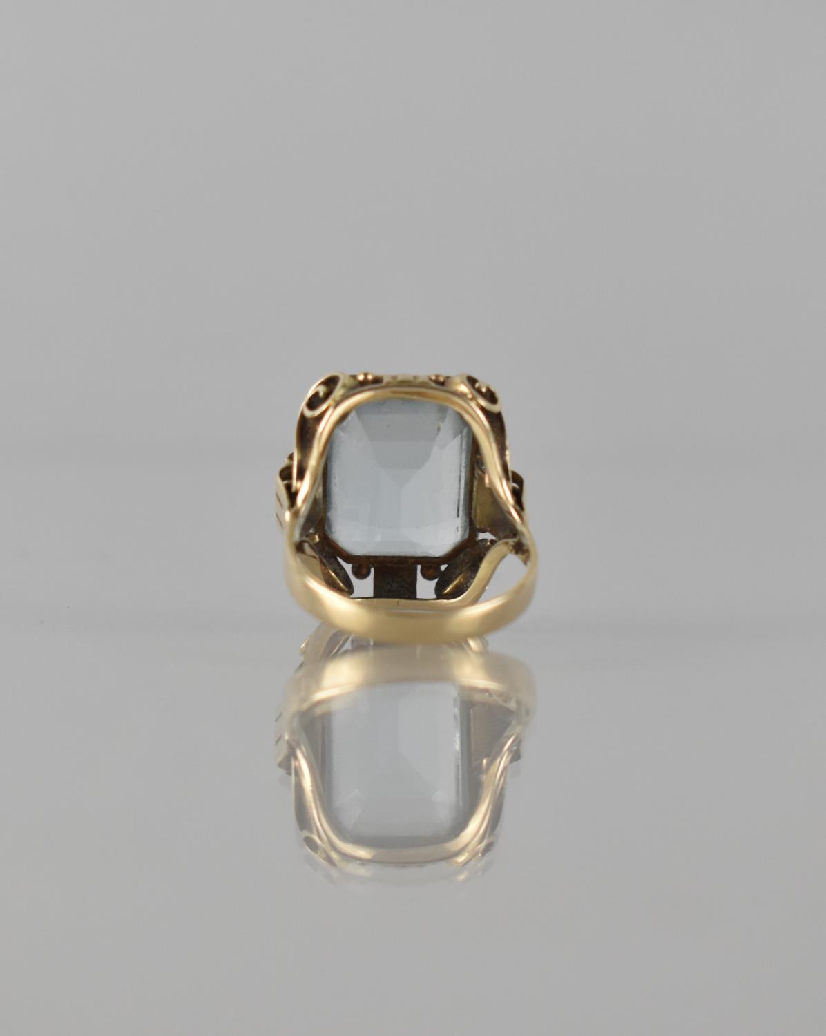 A Continental 14ct Gold and Aquamarine Cocktail Ring, Centre Stone Measuring 15mm by 11mm, Bezel Set - Bild 3 aus 3