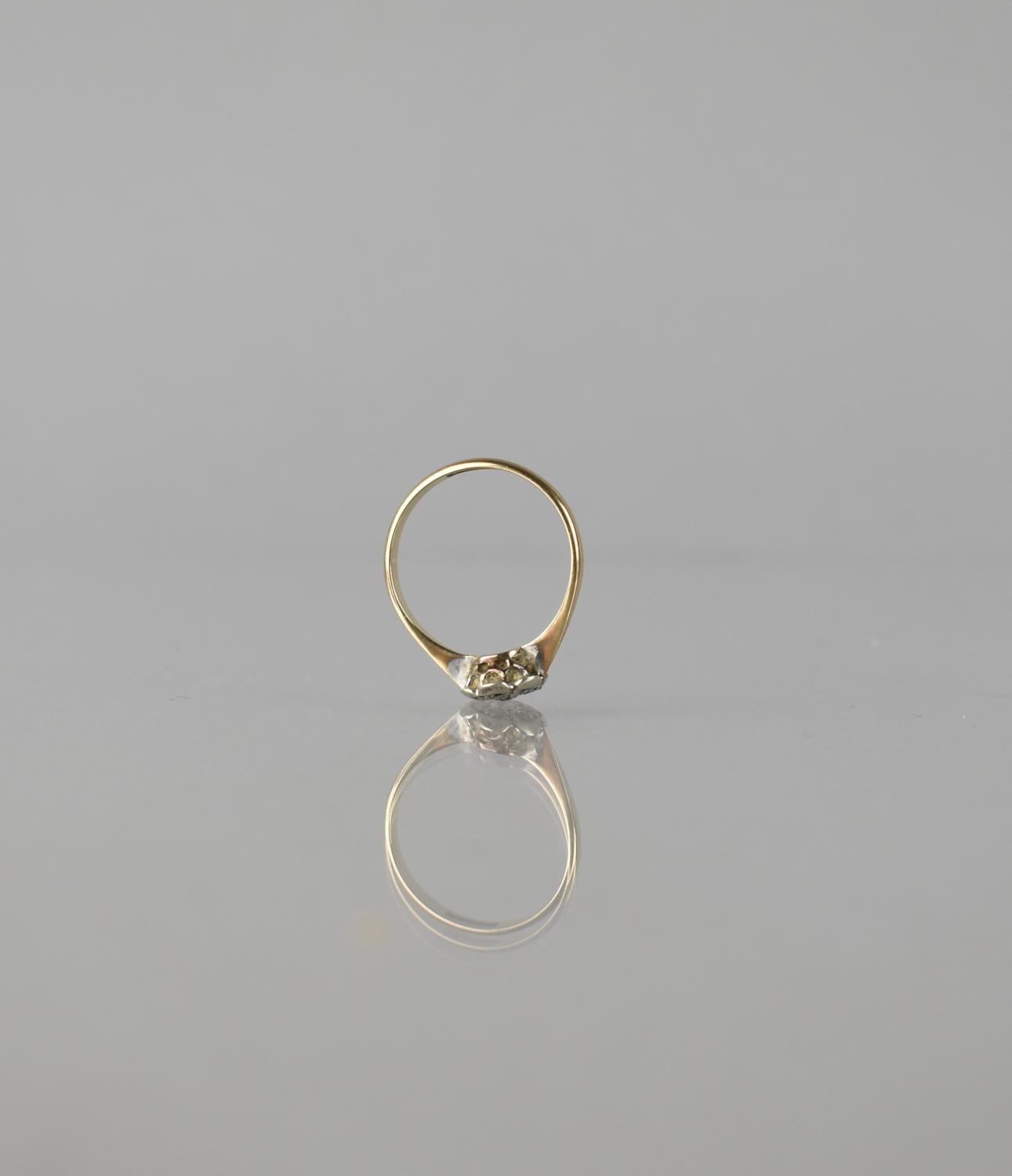 An Early 20th Century 9ct Gold and Diamond 'Daisy' Ring, Seven Asymmetric Rose Cut Diamonds - Bild 3 aus 3