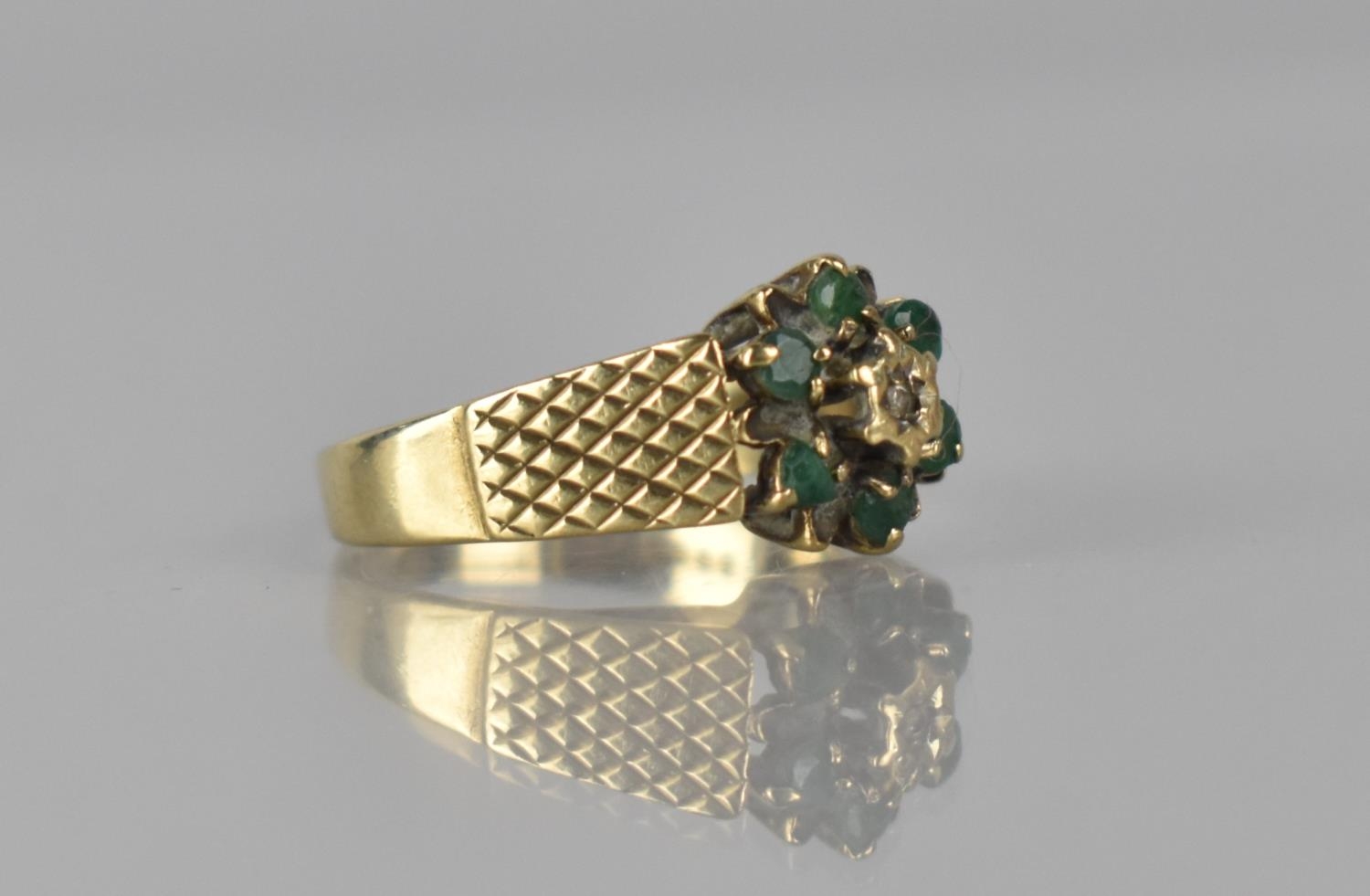 A 9ct Gold, Emerald and Diamond Cluster Ladies Dress Ring, Central Raised Small Round Cut Diamond, - Bild 2 aus 2