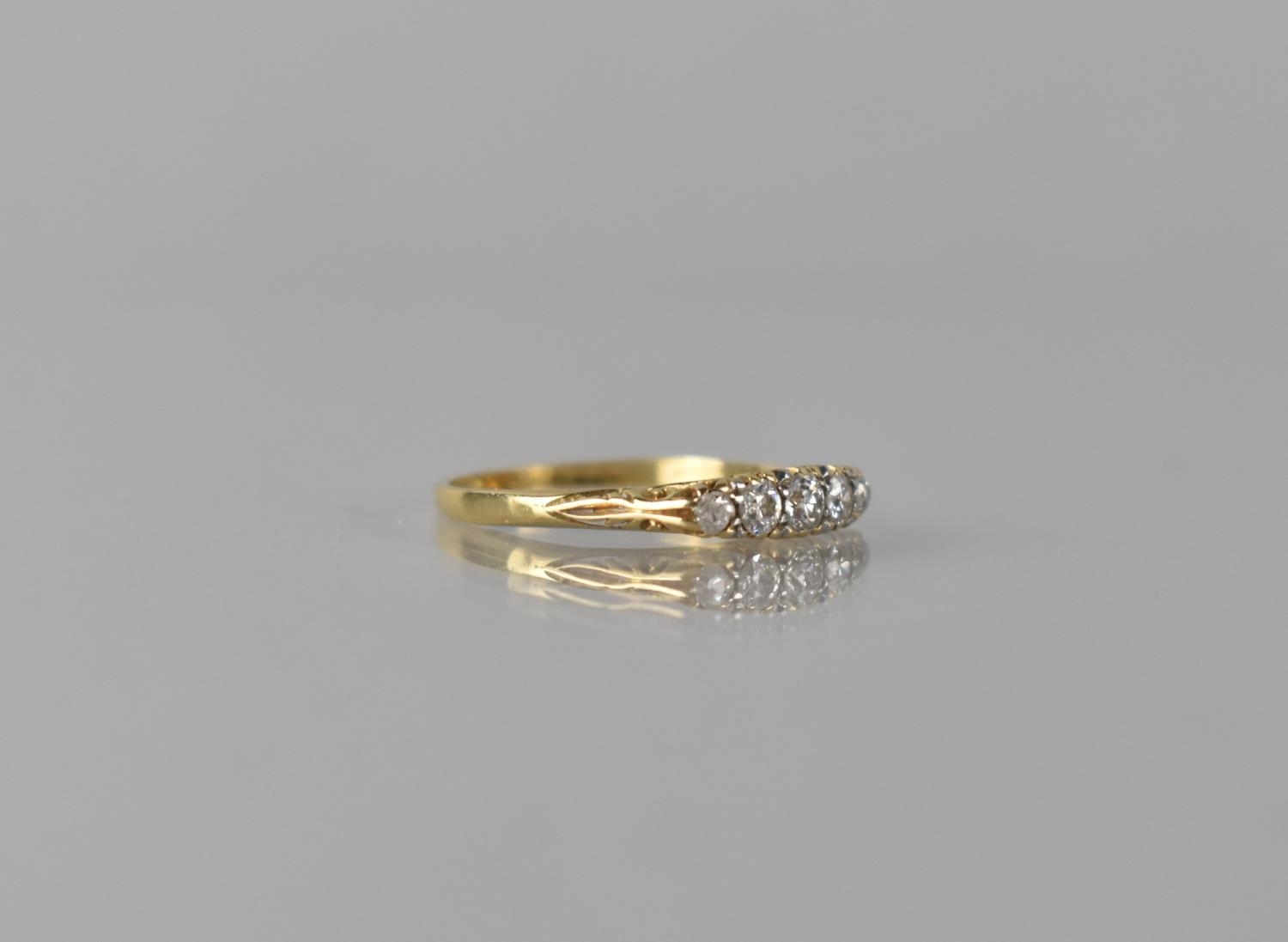 An Early 20th Century Five Stone Diamond and 18ct Gold 'Half Hoop' Ring, Graduated Old European - Bild 3 aus 4