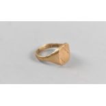 A 9ct Gold Gents Signet Ring, 5.7g