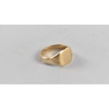 A 9ct Gold Gents Signet Ring, 4.3g