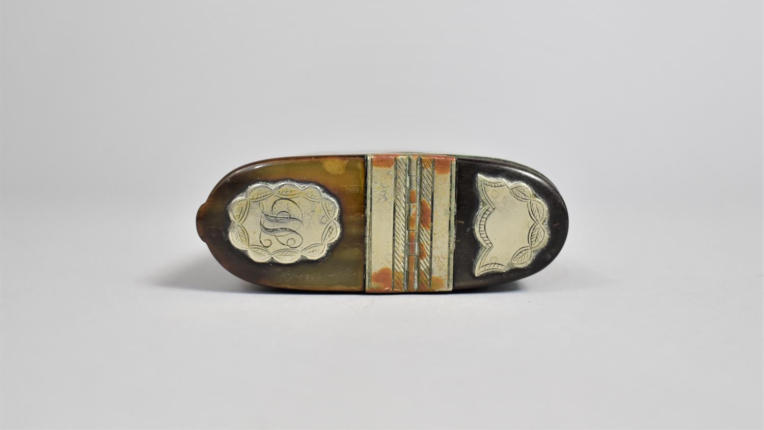 A 19th Century Silver Plate and Horn Snuff Box of Boat Shape, 7.5cms Wide - Image 8 of 9