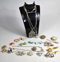 A Collection of Various Vintage Jewellery to Comprise Brooches, Necklaces etc