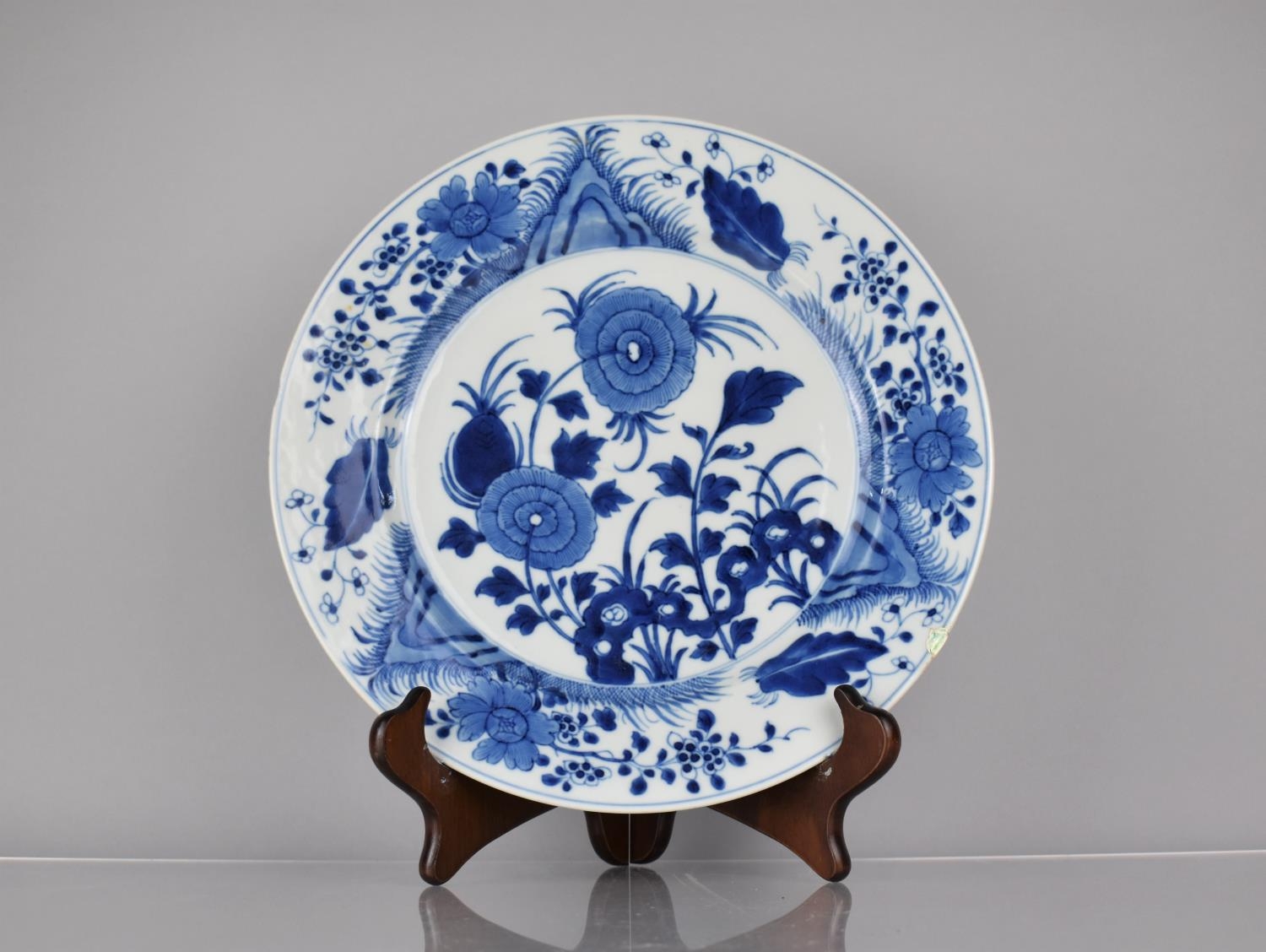 A 19th Century Chinese Porcelain Blue and White Plate Decorated in a Floral Motif, the back with - Image 3 of 4