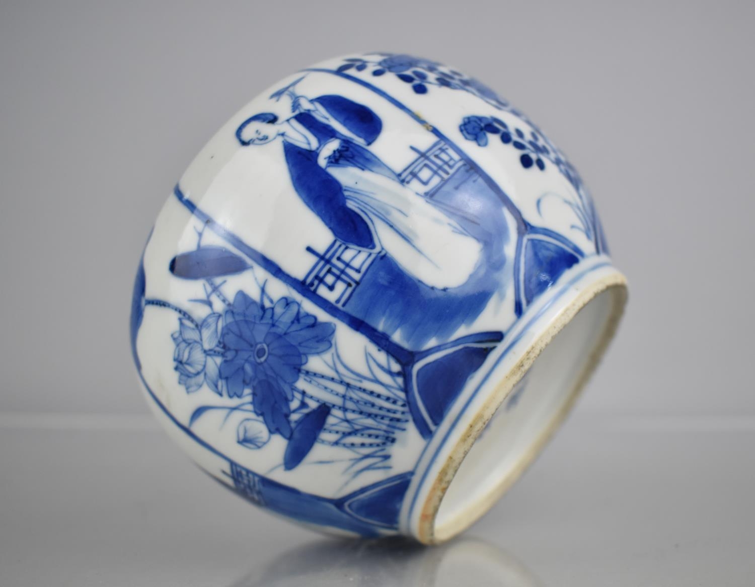 A 19th/20th Century Chinese Porcelain Blue and White Pot of Globular Form Decorated with Alternating - Image 4 of 8