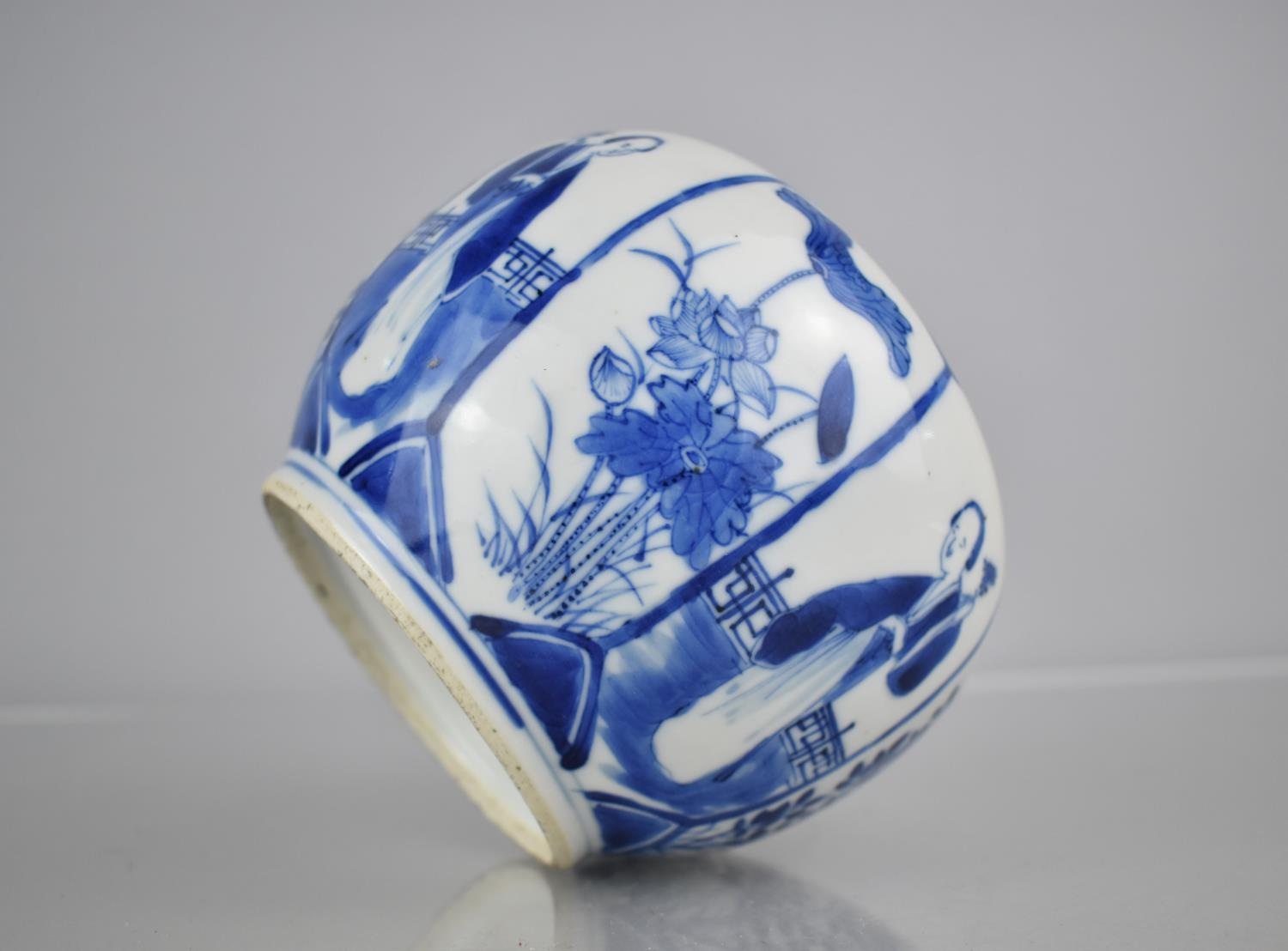 A 19th/20th Century Chinese Porcelain Blue and White Pot of Globular Form Decorated with Alternating - Image 3 of 8