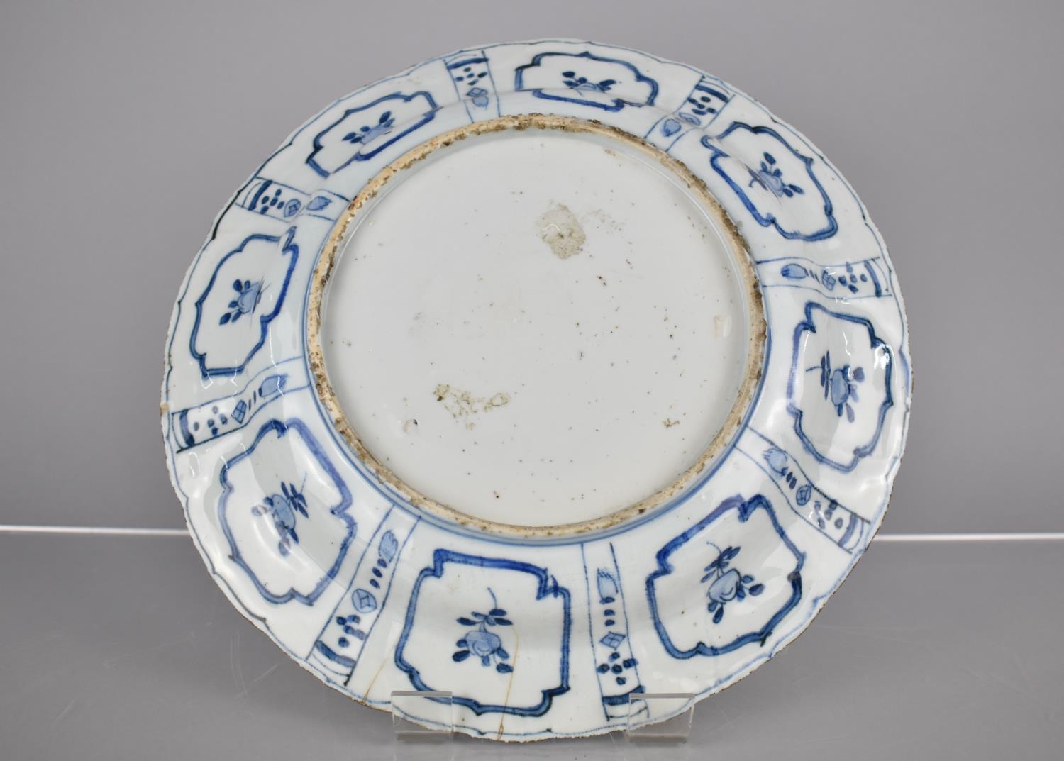 An Early Chinese Porcelain, Probably Kangxi Period (1662-1722) Blue and White Plate Decorated with - Image 4 of 4