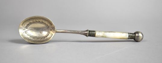 A 19th/20th Century Silver Plated Teaspoon with Mother of Pearl Handle, 16cms Long