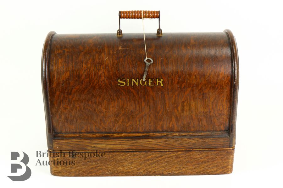 Singer Sewing Machine - Image 2 of 9