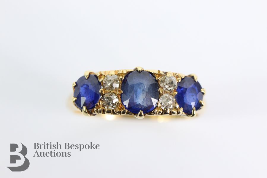 Antique 18ct Yellow Gold Sapphire and Diamond Ring - Image 4 of 4