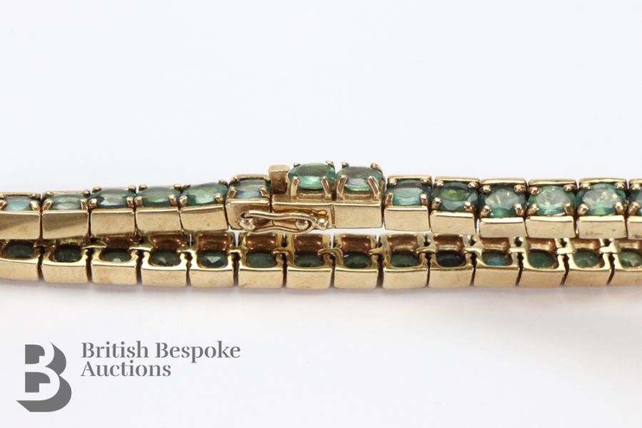 9ct Yellow Gold and Green Sapphire Tennis Bracelet - Image 2 of 4