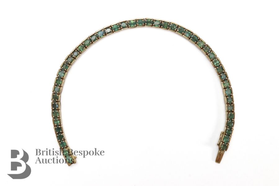 9ct Yellow Gold and Green Sapphire Tennis Bracelet - Image 4 of 4