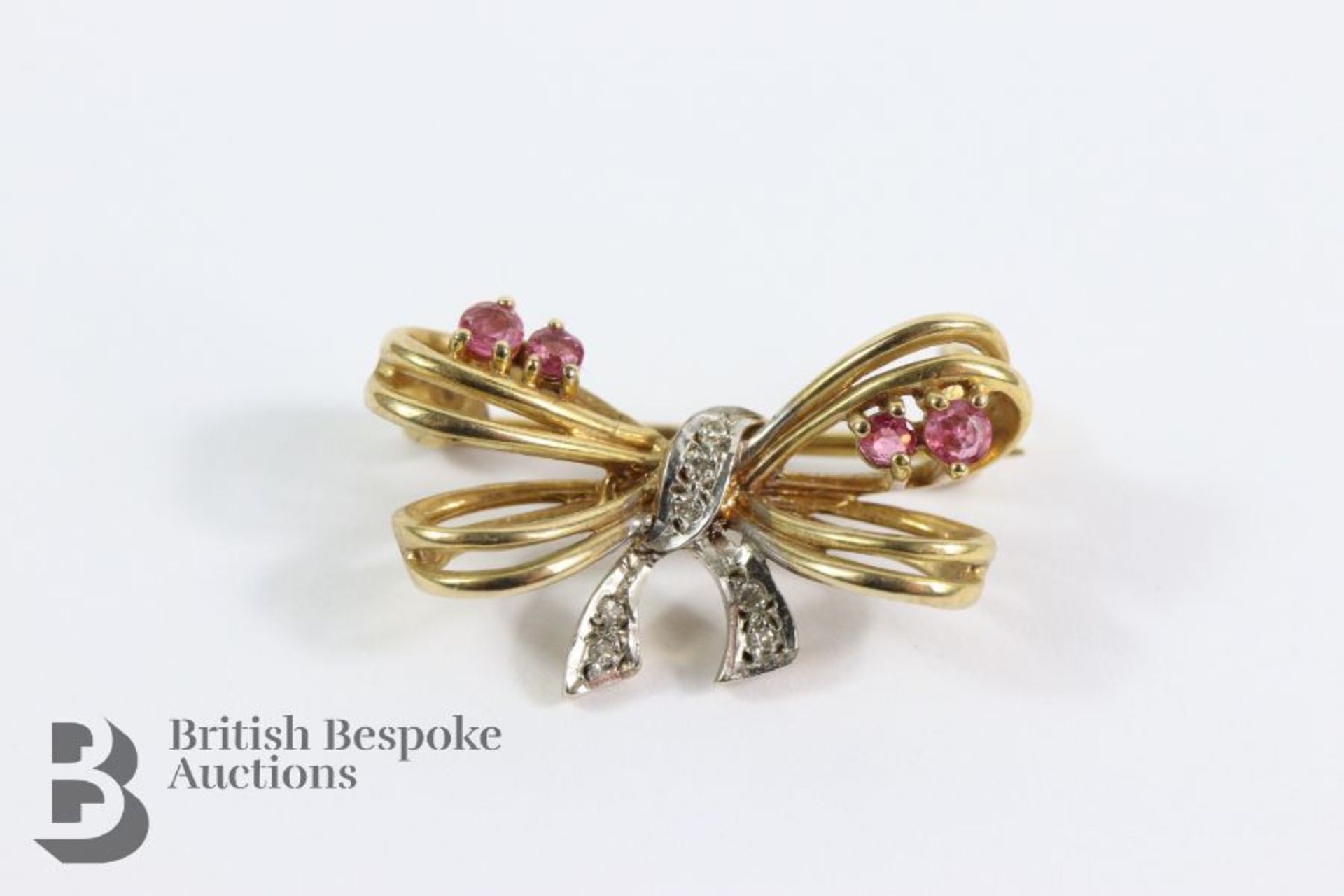 9ct Yellow and White Gold Ruby and Diamond Bow Brooch - Image 3 of 3