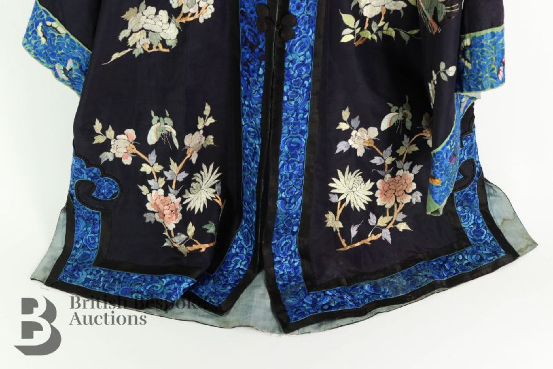 Chinese Silk Embroidered Jacket - Image 4 of 7