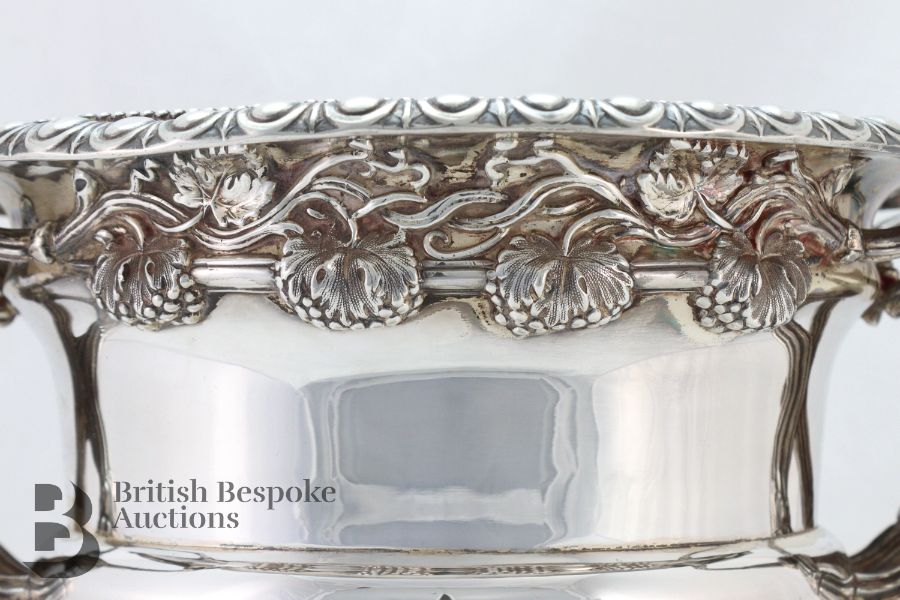 George V Silver Warwick Vase - Image 13 of 25