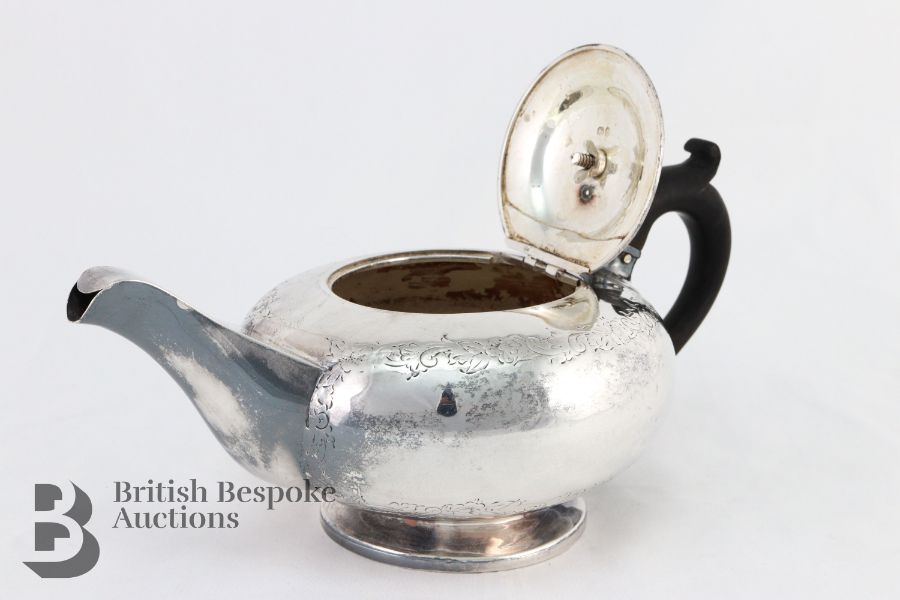 Victorian Silver Tea Pot - Image 4 of 5