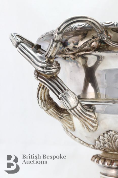 George V Silver Warwick Vase - Image 17 of 25