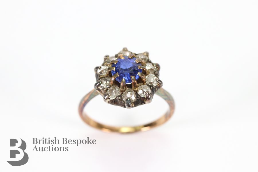 18ct Yellow Gold Sapphire and Diamond Cluster Dress Ring - Image 3 of 4