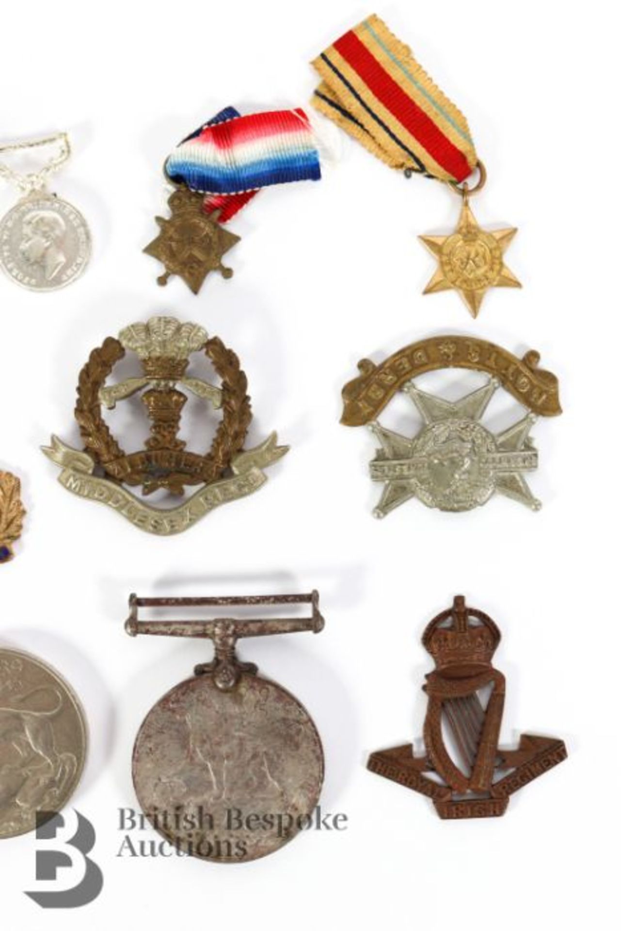 Collection of GB Regimental Cap Badges, Medallions - Image 15 of 15