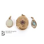 9ct Yellow Gold Opal Locket