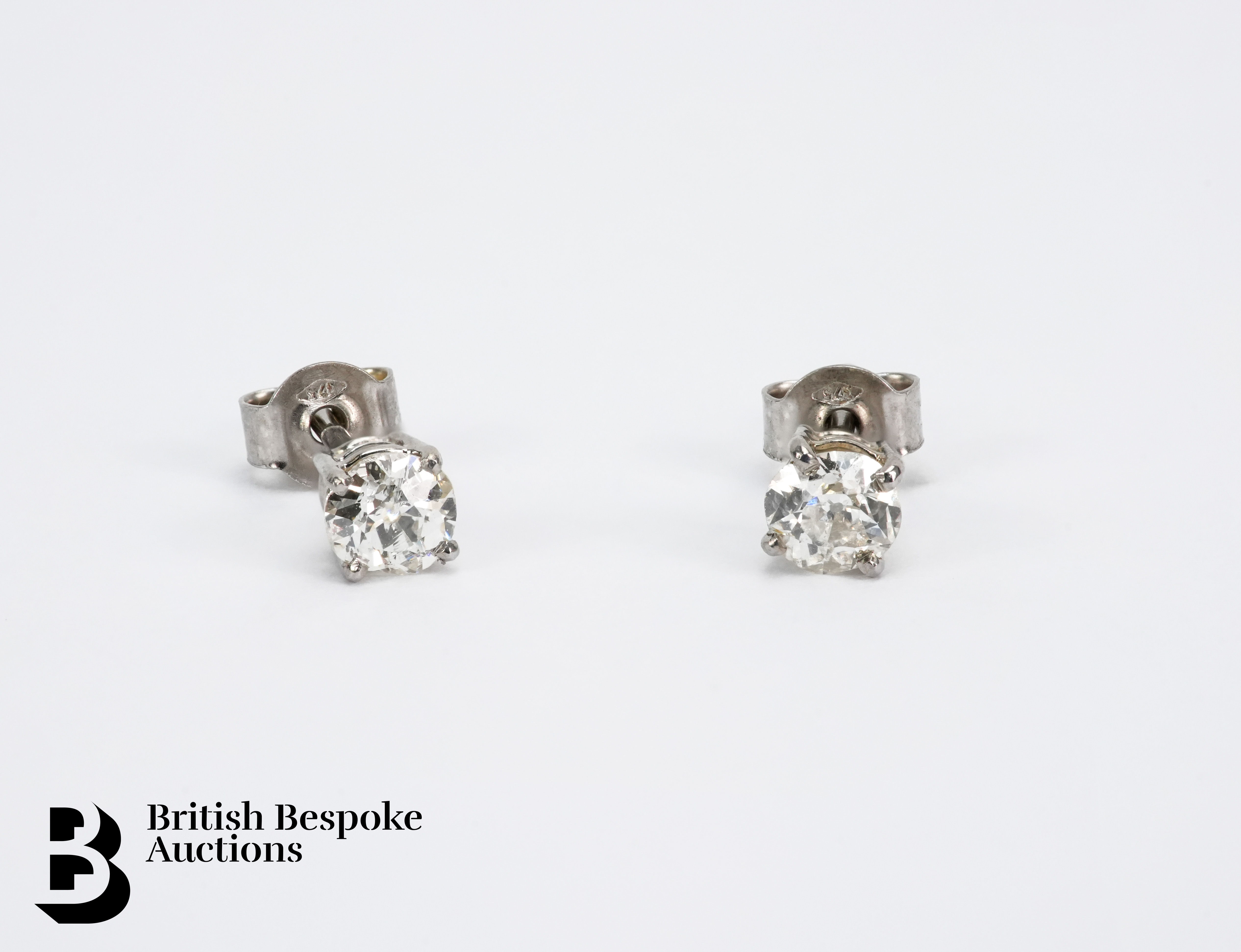 Pair of 18ct White Gold Diamond Solitaire Ear Studs - Image 2 of 2
