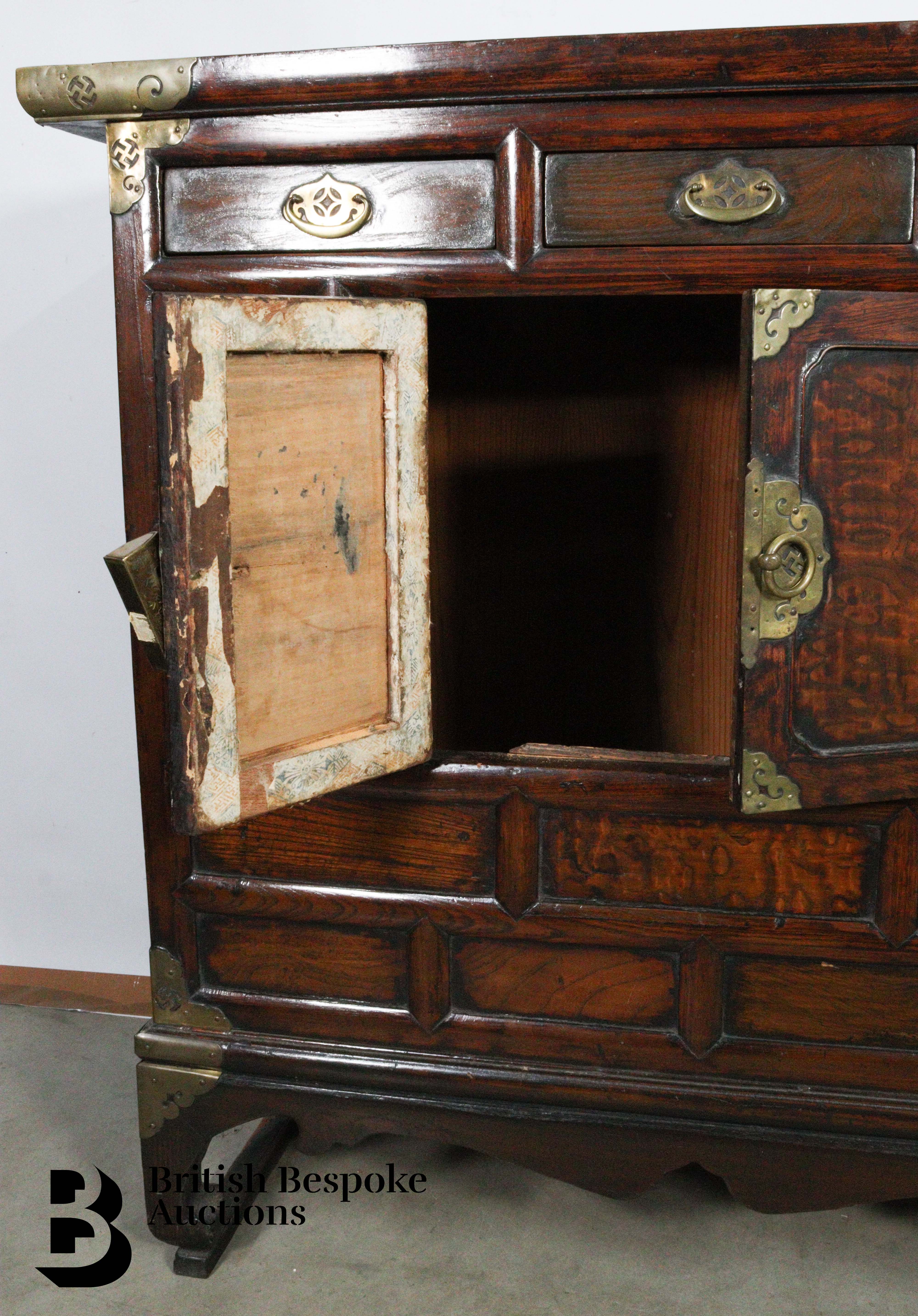 Early 20th Century Korean Cabinet - Image 4 of 8