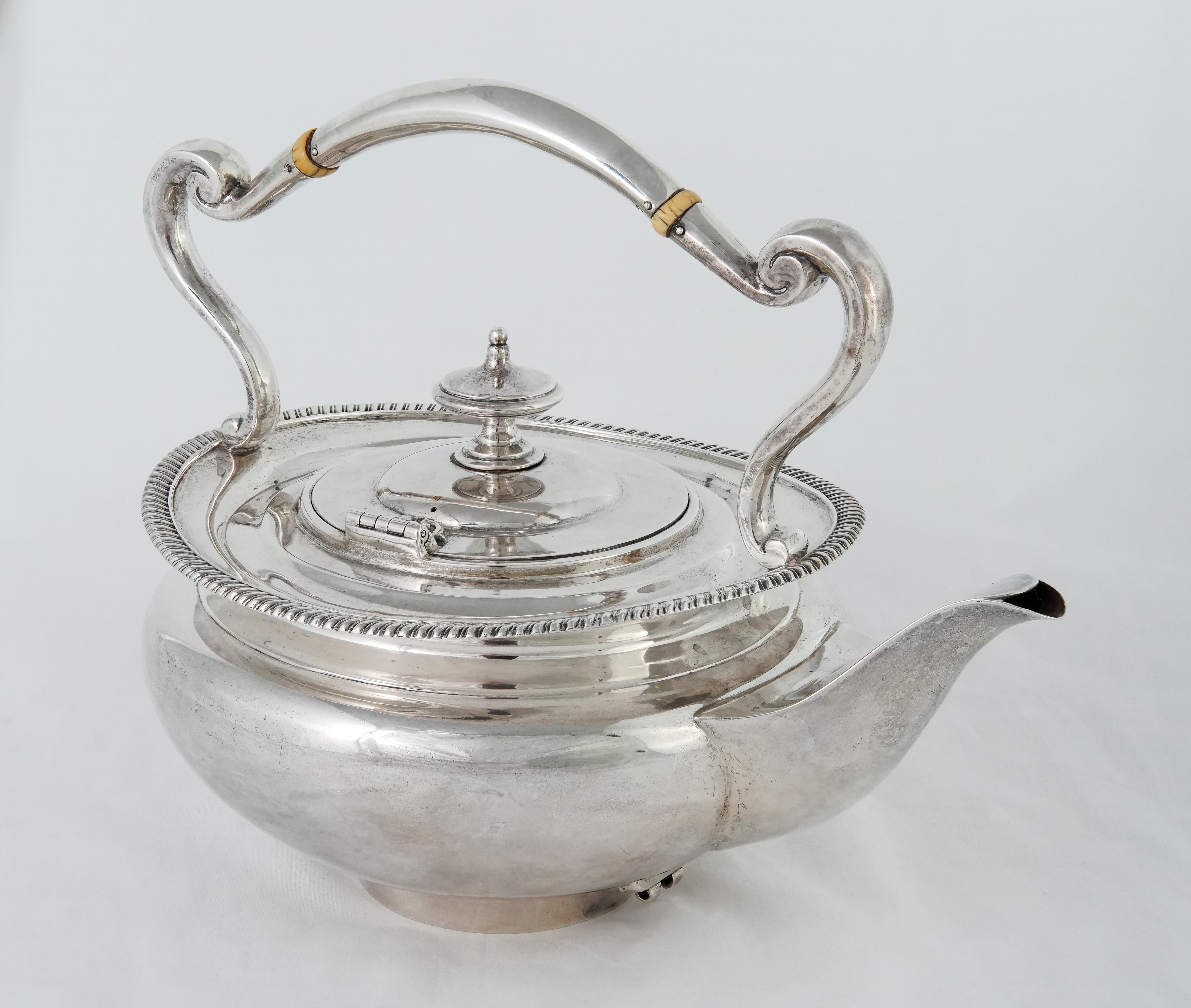 George V Silver Tea Set - Image 5 of 6