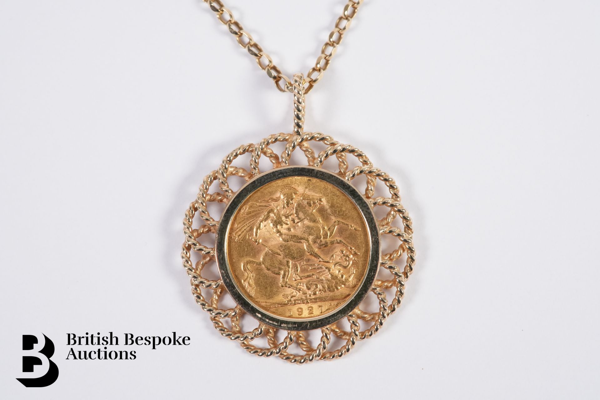 Gold Sovereign Pendant on Chain - Image 2 of 3