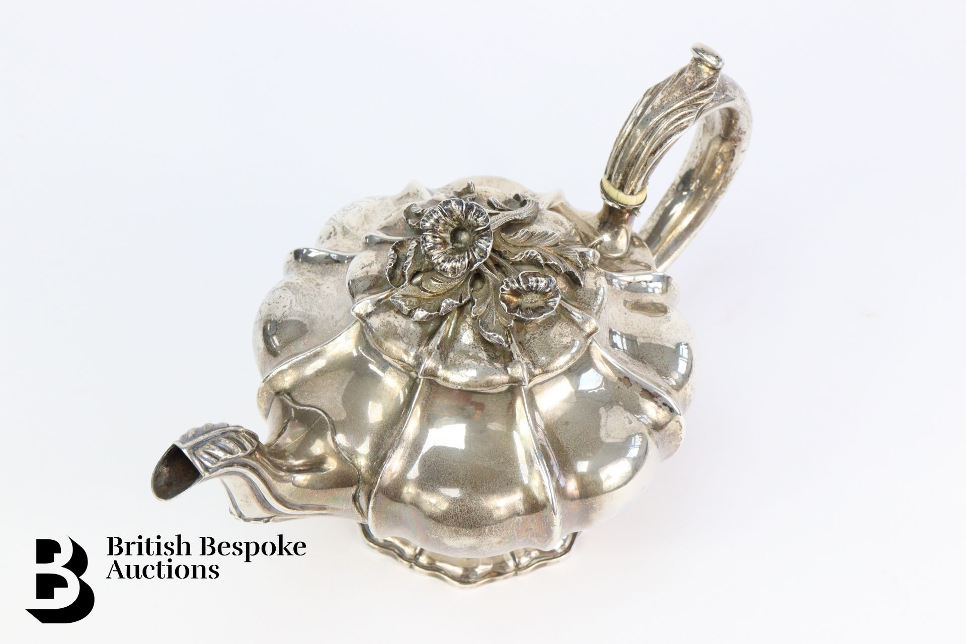 George IV Silver Teapot - Image 3 of 8