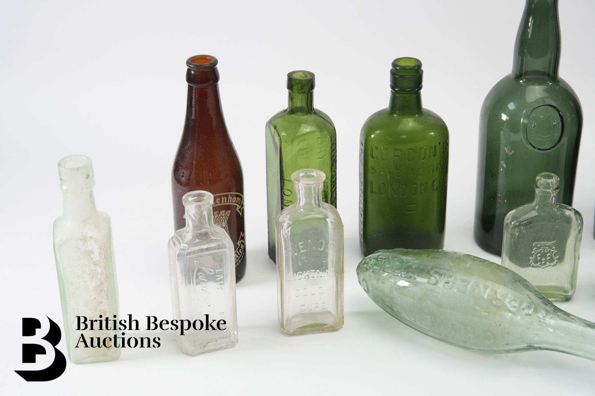 Box of Vintage Glass Bottles - Bild 2 aus 5