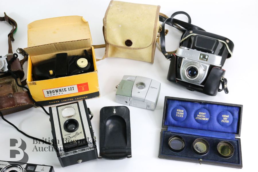 Quantity of Vintage Cameras - Image 2 of 5