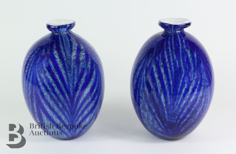 Pair of Blue and White Studio Glass Vases - Image 4 of 4