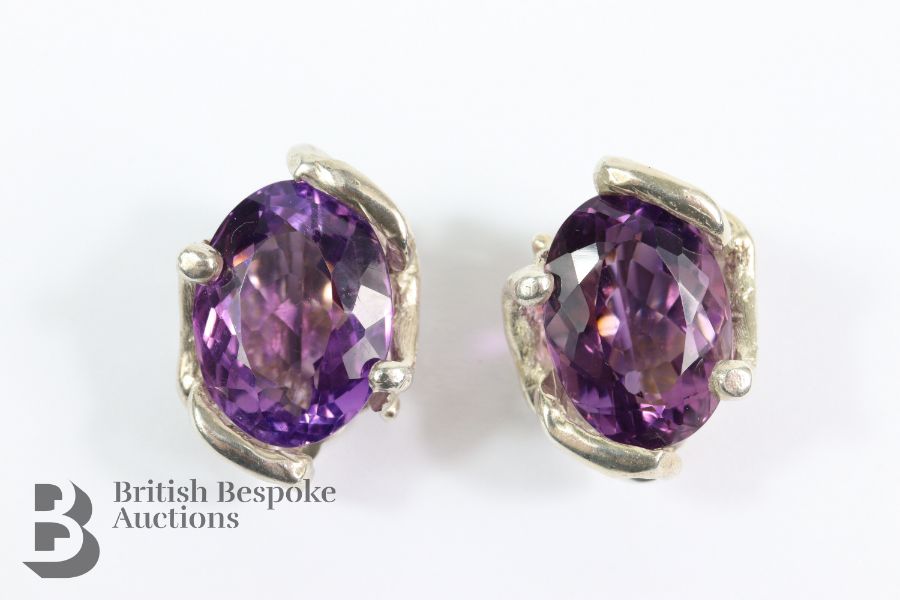 Silver and Amethyst Ring and Matching Earrings - Image 4 of 4