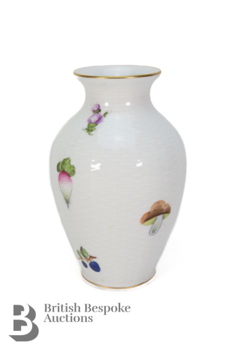 Herend Hungary Vase and Royal Worcester Plates - Image 2 of 4