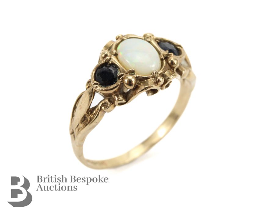 Vintage 9ct Gold Opal and Sapphire Ring