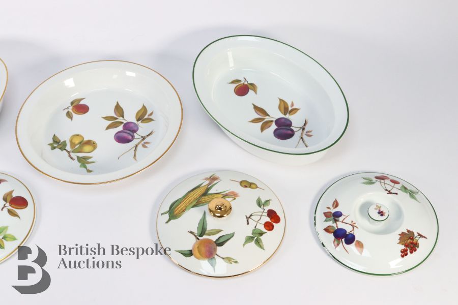 Royal Worcester Evesham Ware - Image 11 of 11