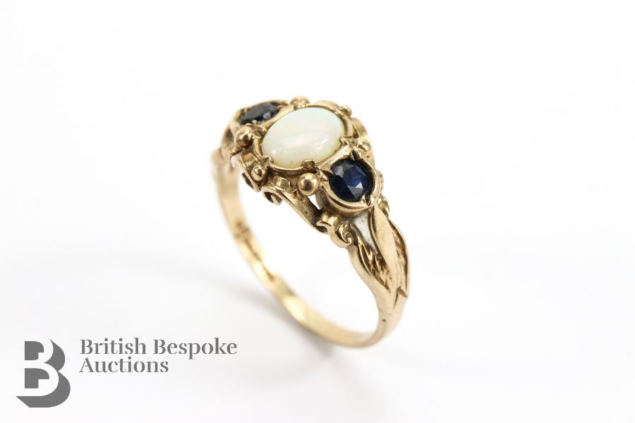 Vintage 9ct Gold Opal and Sapphire Ring - Image 2 of 3