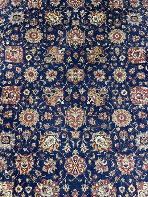 A KASHAN BLUE, RED AND CREAM PATTERNED CARPET, 250X360 CMS. - Image 2 of 4