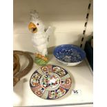 CHINESE BLUE AND WHITE BOWL, CHINESE IMARI PLATE, AND A CERAMIC COCKATOO, 30 CMS.