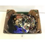 LARGE QUANTITY OF VINTAGE COSTUME JEWELLERY